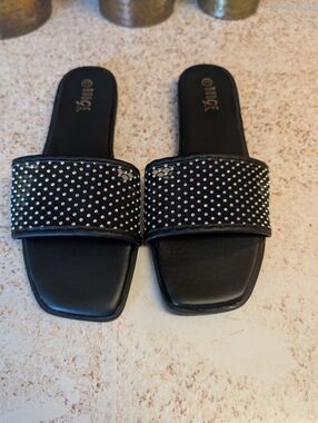 Women's Iridescent Studded Black Slide Size 11W (See description)